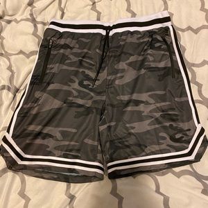 Basketball Shorts Camo NWOT Mens Sz M
